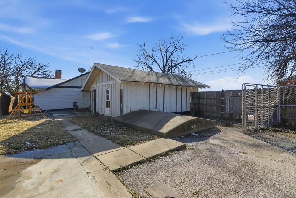 1317 4th Street Graham, TX 76450