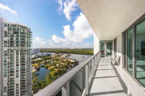 300 Sunny Isles Blvd #4-2202