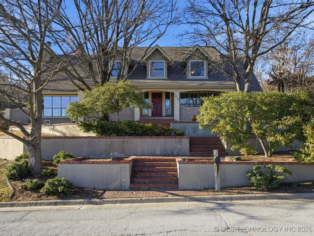 7824 S Urbana Avenue