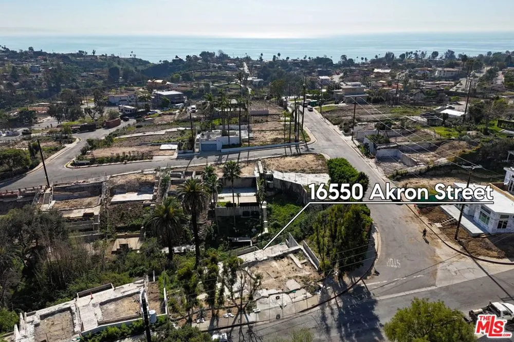 16550 Akron Street Pacific Palisades, CA 90272