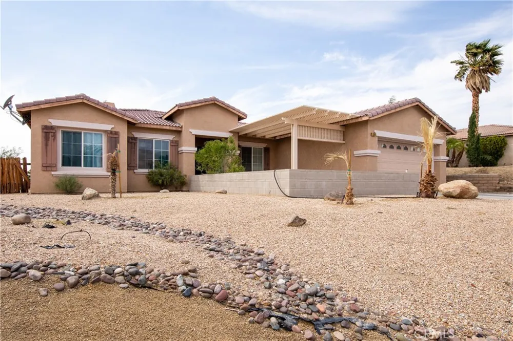 13581 Mountain Top Desert Hot Springs, CA 92240