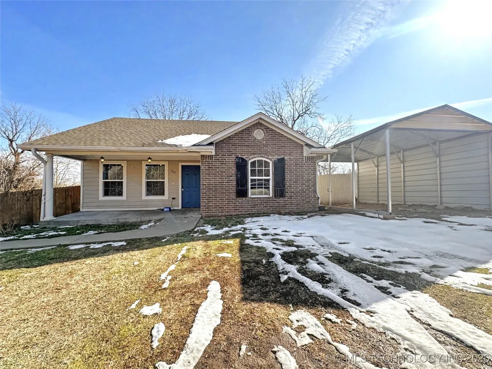 305 S Moccasin Avenue