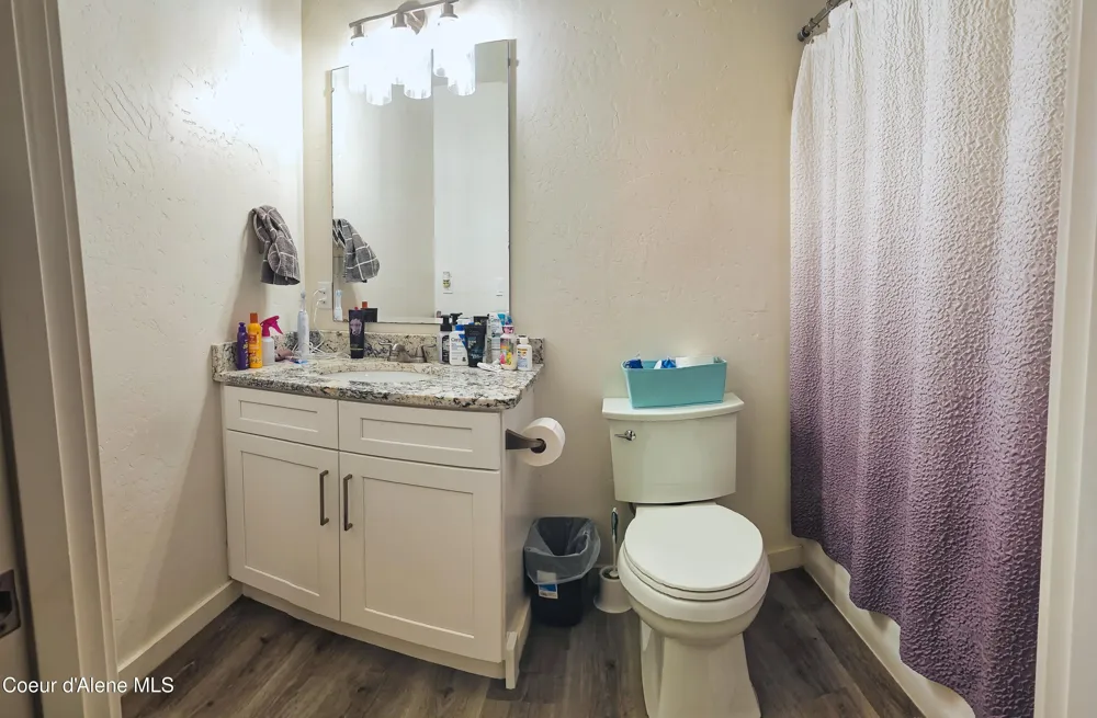 389 Hardy Loop Bonners Ferry, ID 83805