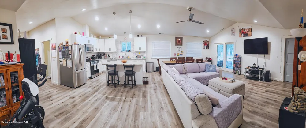 389 Hardy Loop Bonners Ferry, ID 83805