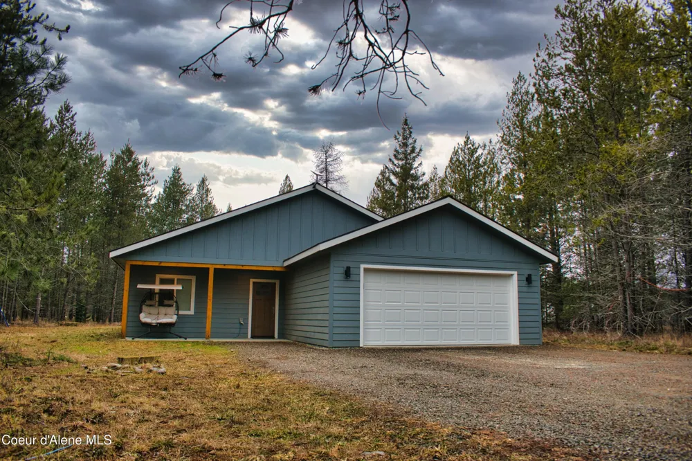 389 Hardy Loop Bonners Ferry, ID 83805