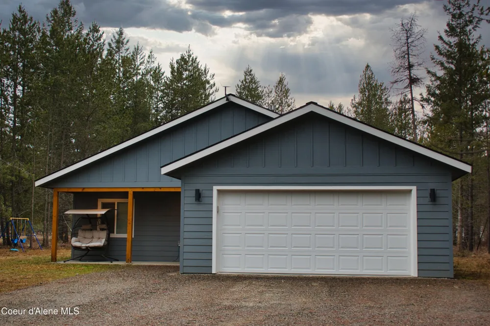 389 Hardy Loop Bonners Ferry, ID 83805