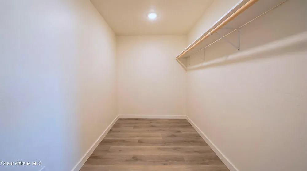 389 Hardy Loop Bonners Ferry, ID 83805
