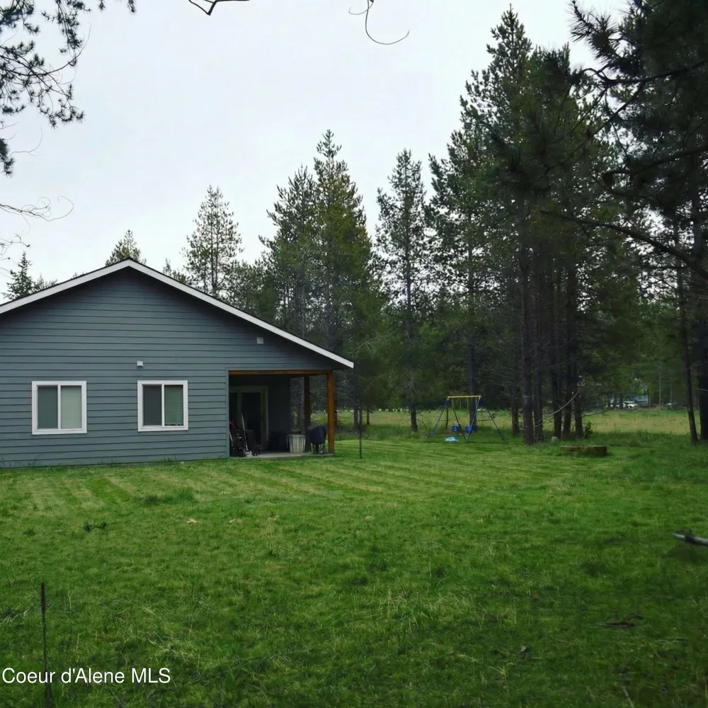 389 Hardy Loop Bonners Ferry, ID 83805
