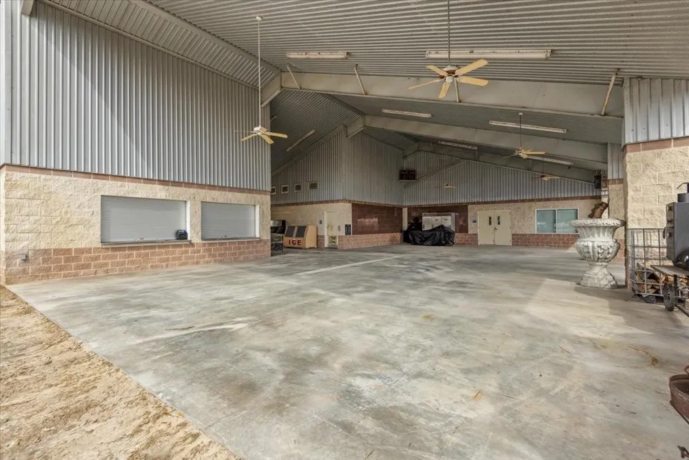 6116 E State Highway 71 La Grange, TX 78945