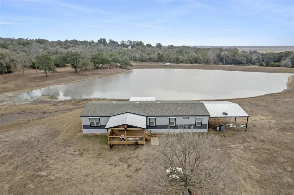 6116 E State Highway 71 La Grange, TX 78945