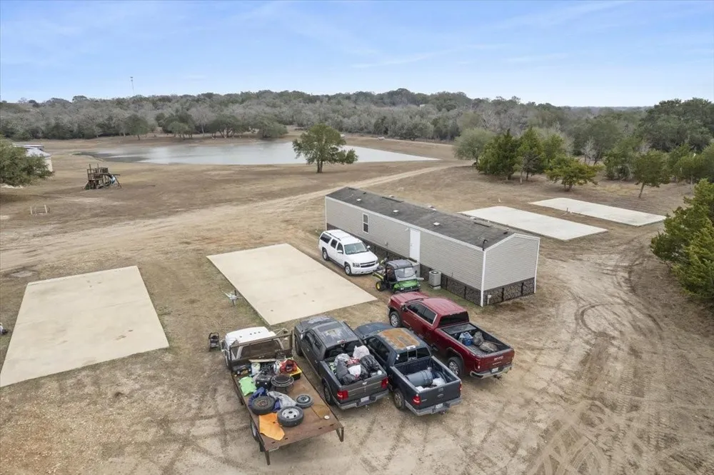 6116 E State Highway 71 La Grange, TX 78945