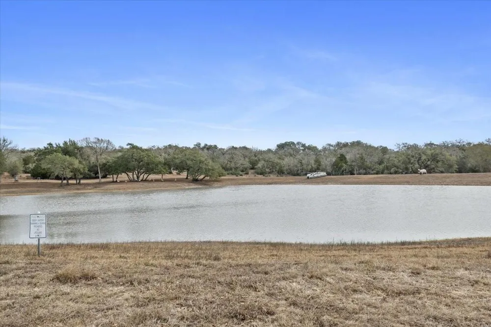 6116 E State Highway 71 La Grange, TX 78945