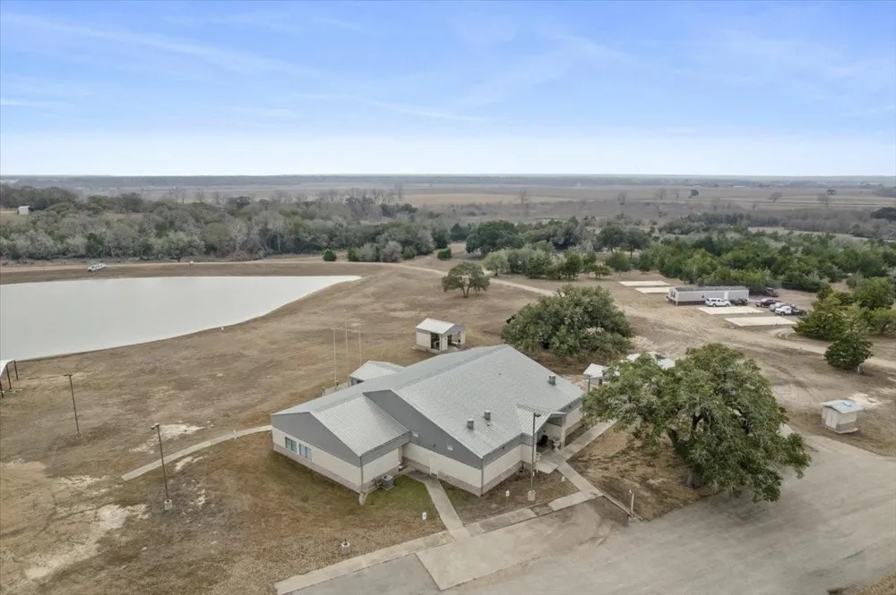 6116 E State Highway 71 La Grange, TX 78945