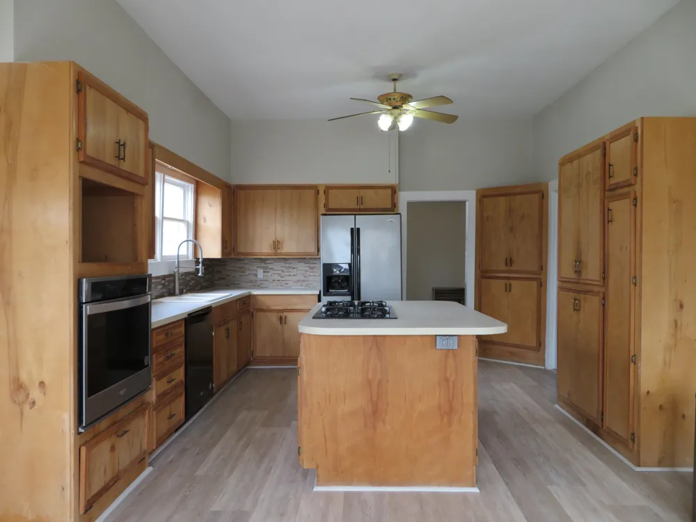 911 W Liveoak Street Coleman, TX 76834