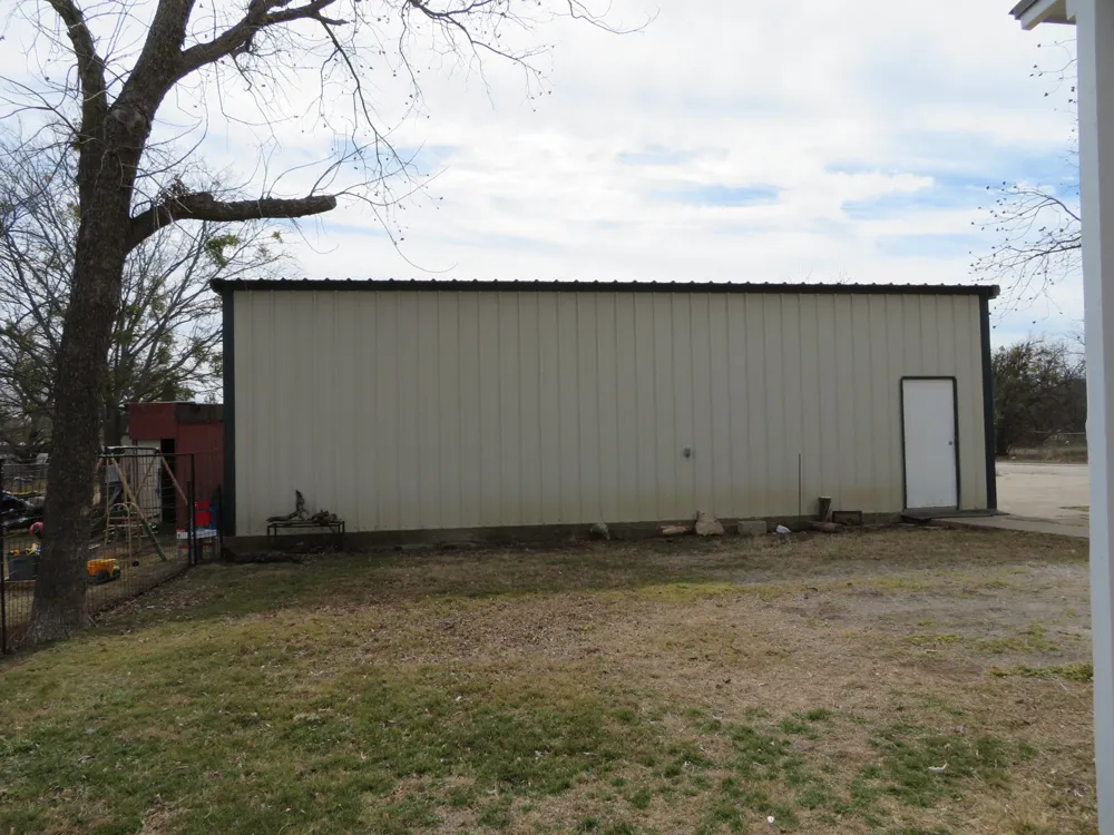 911 W Liveoak Street Coleman, TX 76834