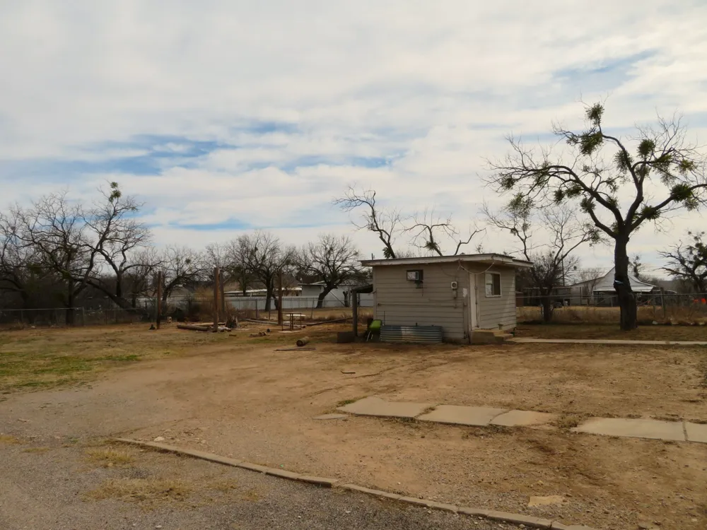 911 W Liveoak Street Coleman, TX 76834