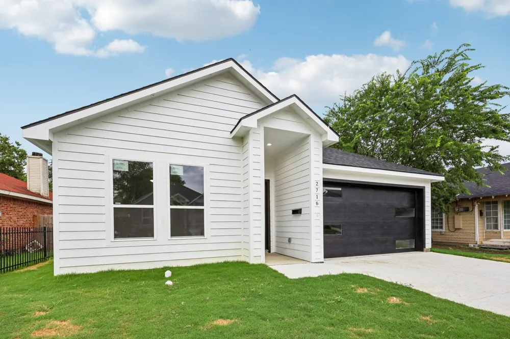 2716 E 12th Street Fort Worth, TX 76111
