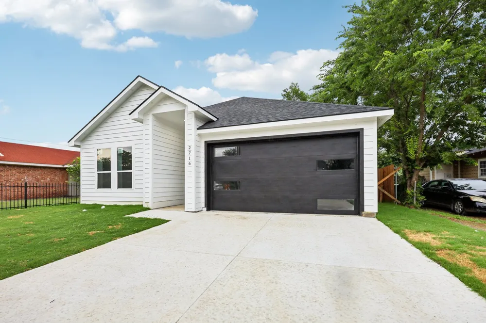 2716 E 12th Street Fort Worth, TX 76111