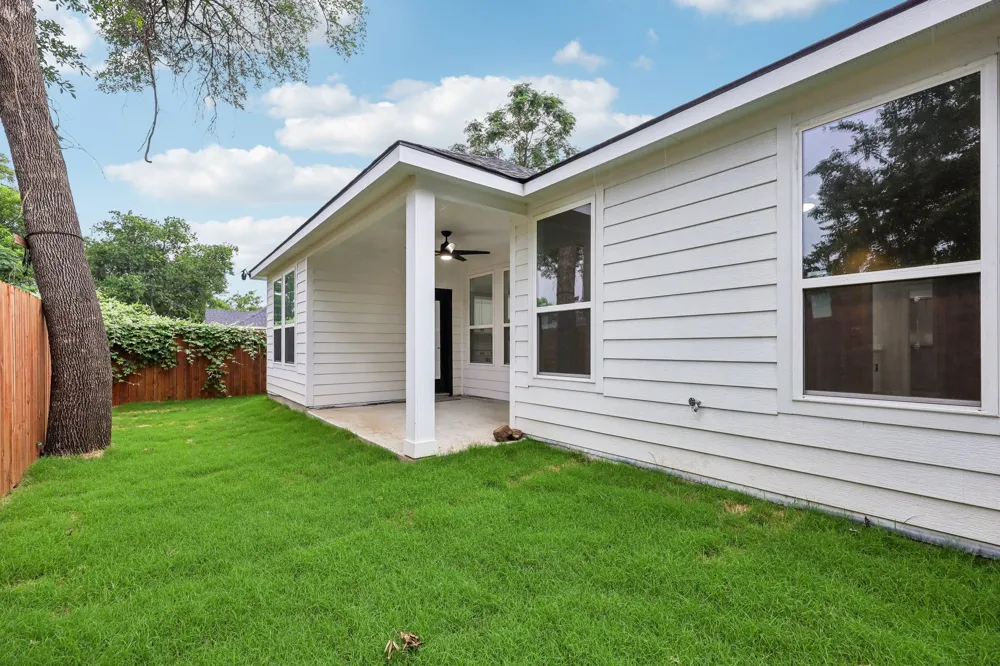 2716 E 12th Street Fort Worth, TX 76111