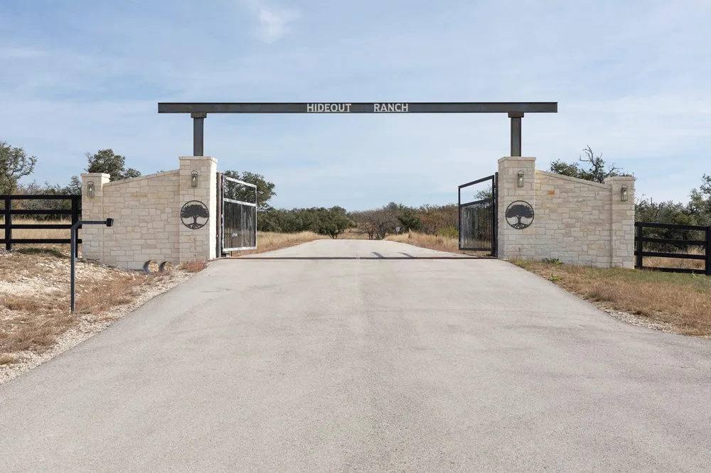 857 Brooklyn Drive NW Kerrville, TX 78058
