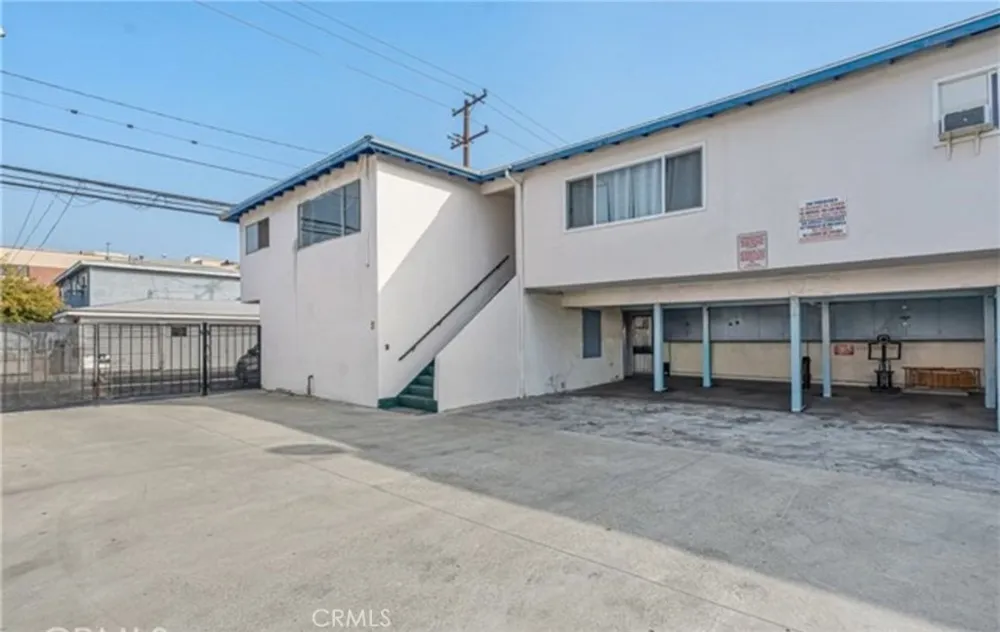 6021 Gage #4 Bell Gardens, CA 90201