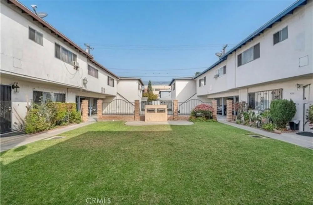 6021 Gage #4 Bell Gardens, CA 90201