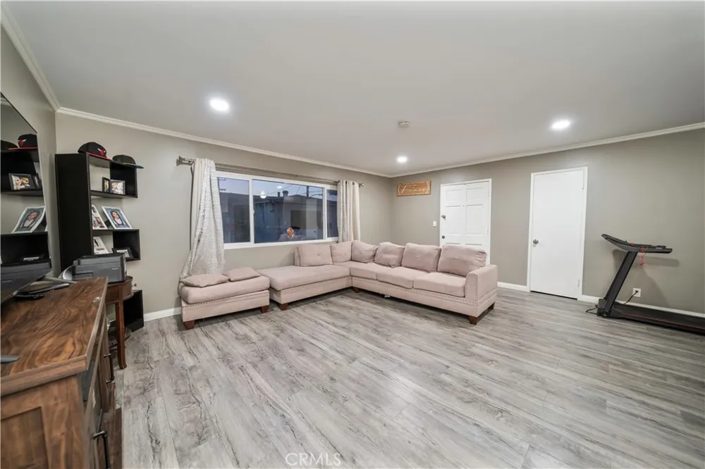 6021 Gage #4 Bell Gardens, CA 90201