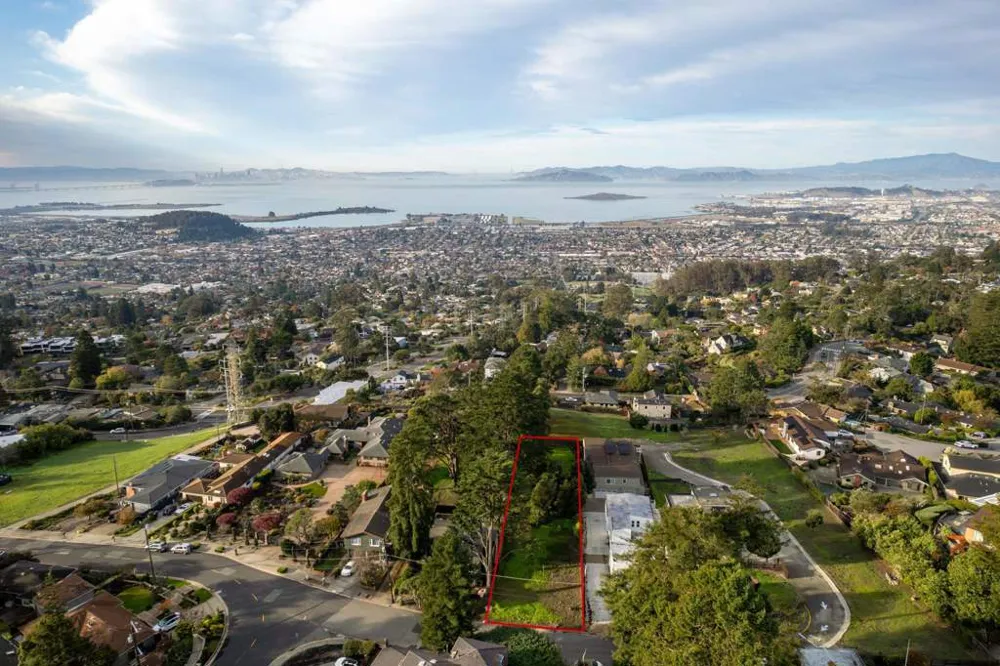 911 Clark Pl El Cerrito, CA 94530