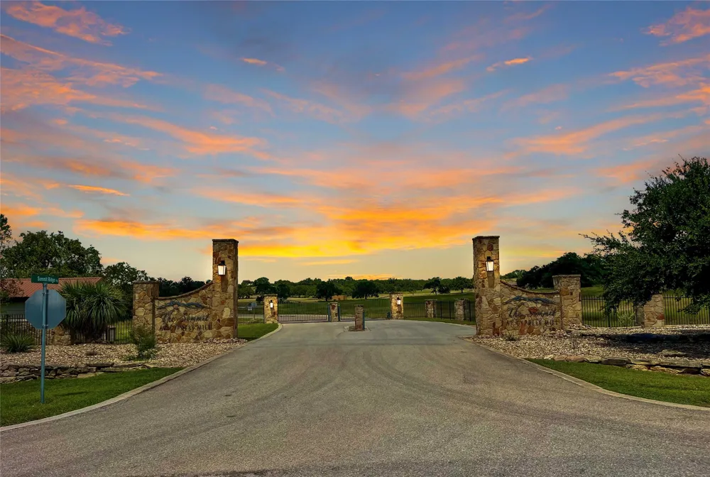 97 Summit Ridge Trail Johnson City, TX 78636
