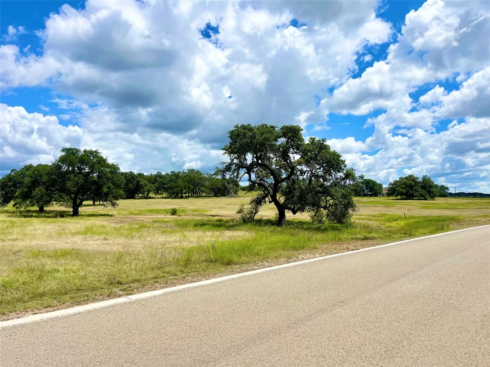 97 Summit Ridge Trail Johnson City, TX 78636