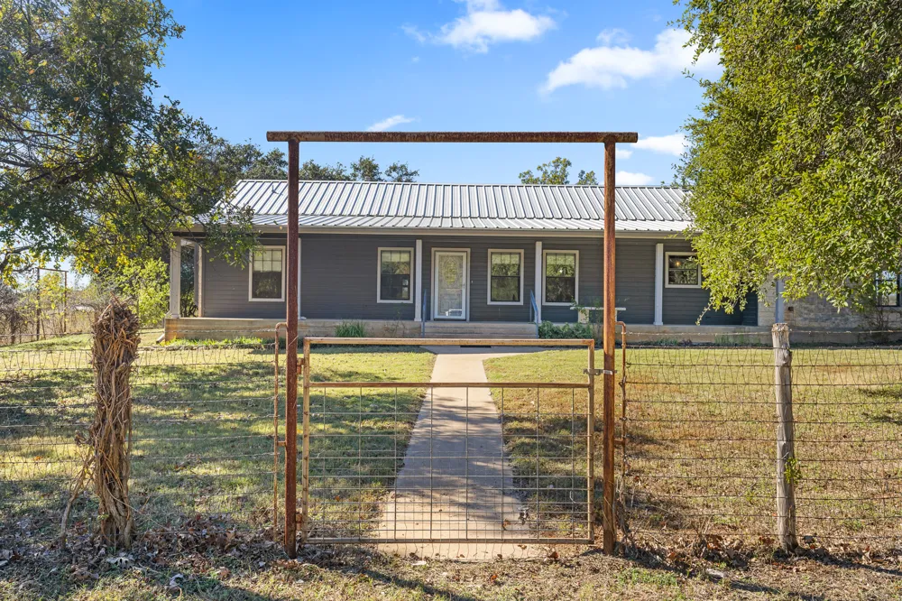 1336 S Fm 1174 S Bertram, TX 78605