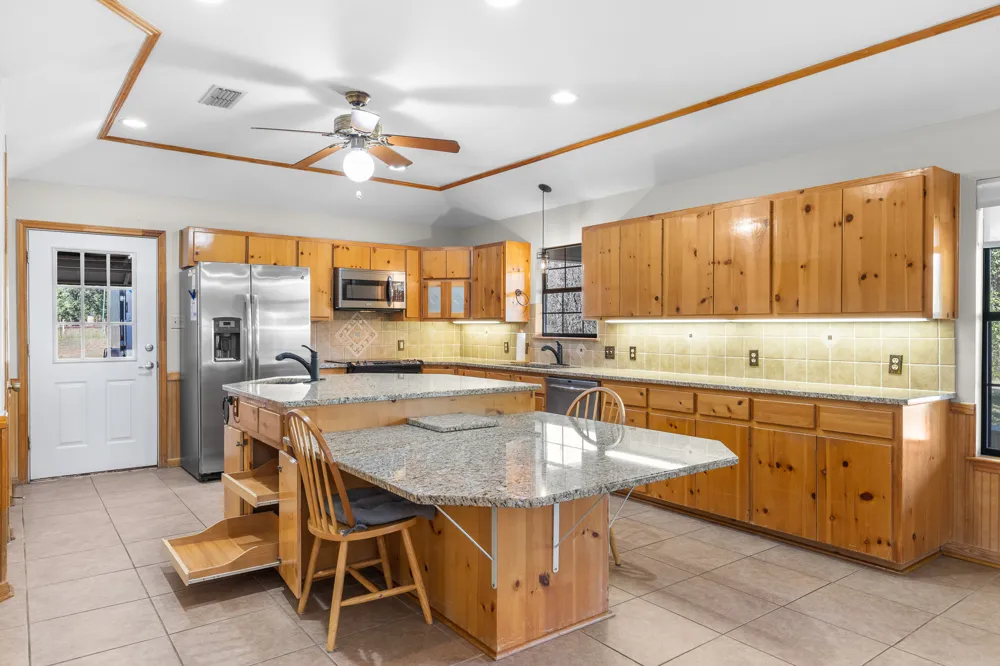 1336 S Fm 1174 S Bertram, TX 78605