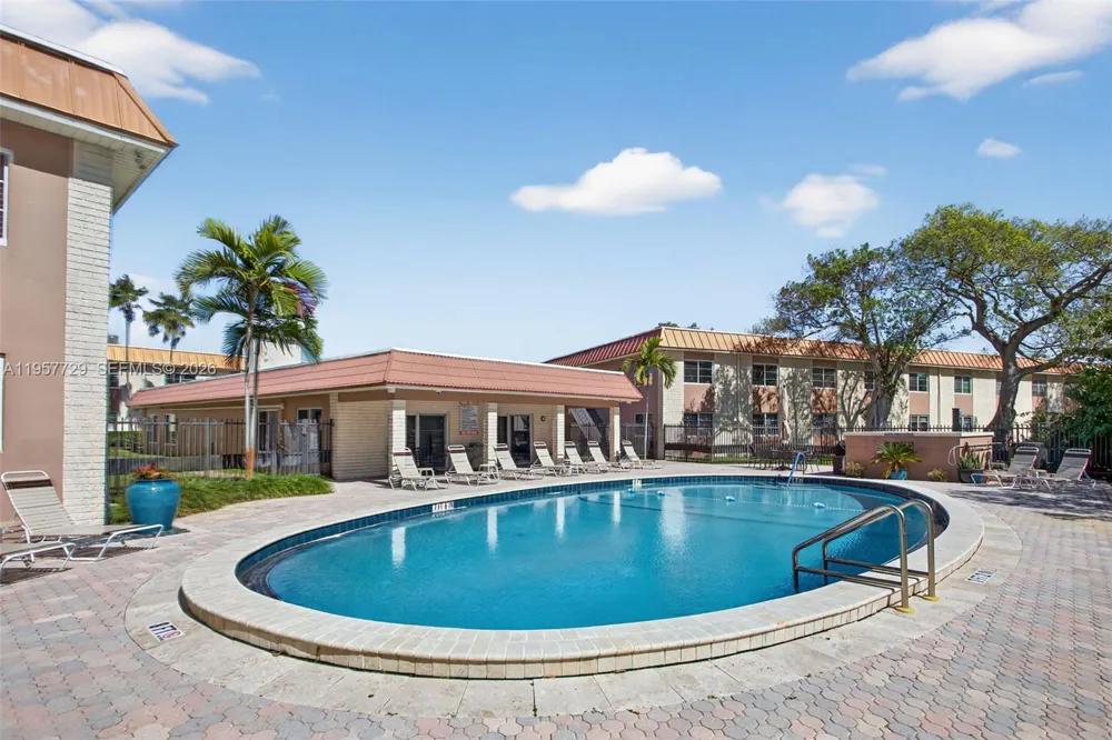 9 NE 19th Ct #104C Wilton Manors, FL 33305