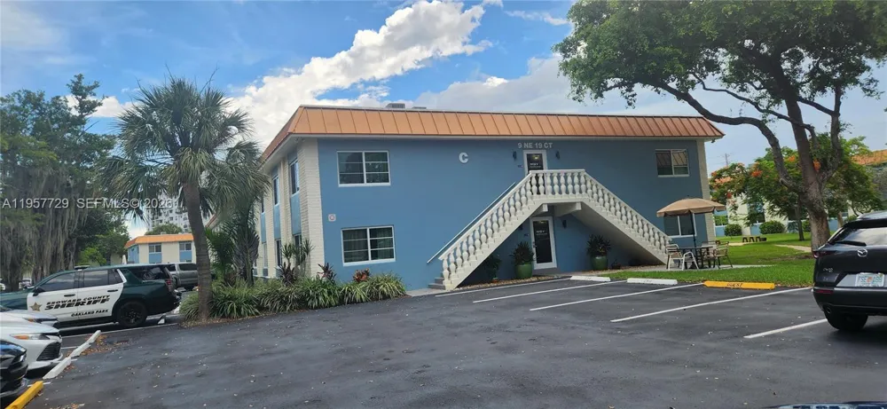 9 NE 19th Ct #104C Wilton Manors, FL 33305