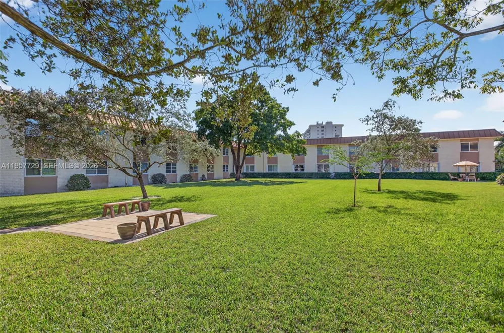9 NE 19th Ct #104C Wilton Manors, FL 33305