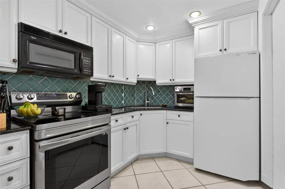 9 NE 19th Ct #104C Wilton Manors, FL 33305