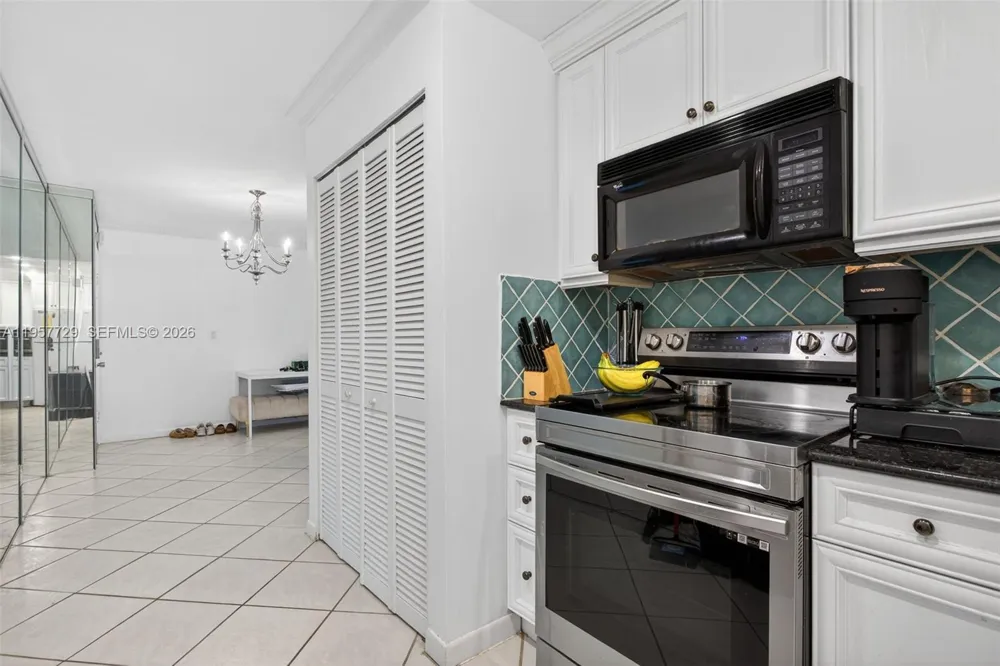 9 NE 19th Ct #104C Wilton Manors, FL 33305