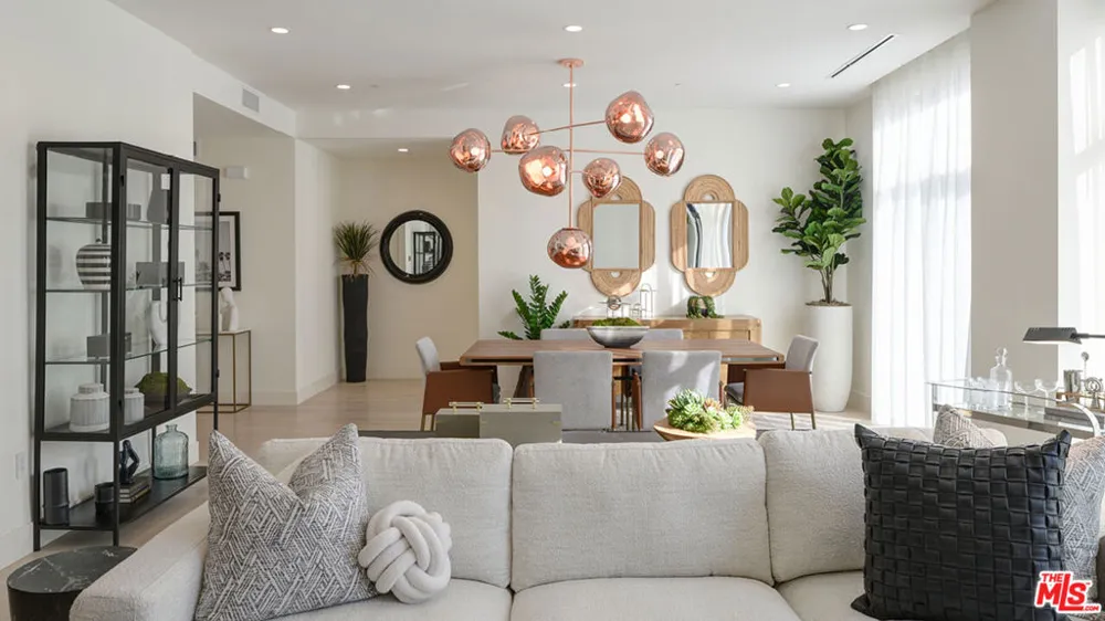 425 Palm Drive #104 Beverly Hills, CA 90210