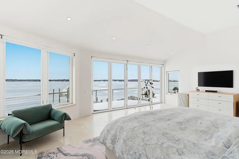 7 Circle Drive Monmouth Beach, NJ 07750