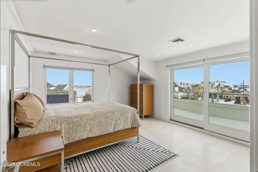 7 Circle Drive Monmouth Beach, NJ 07750