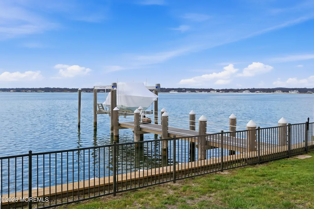 7 Circle Drive Monmouth Beach, NJ 07750