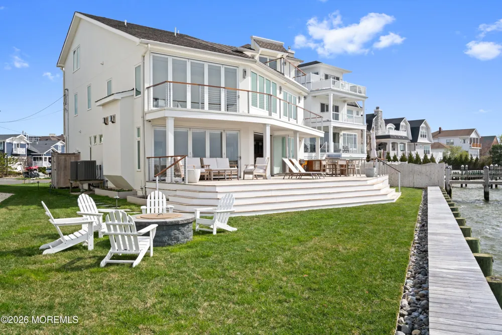 7 Circle Drive Monmouth Beach, NJ 07750
