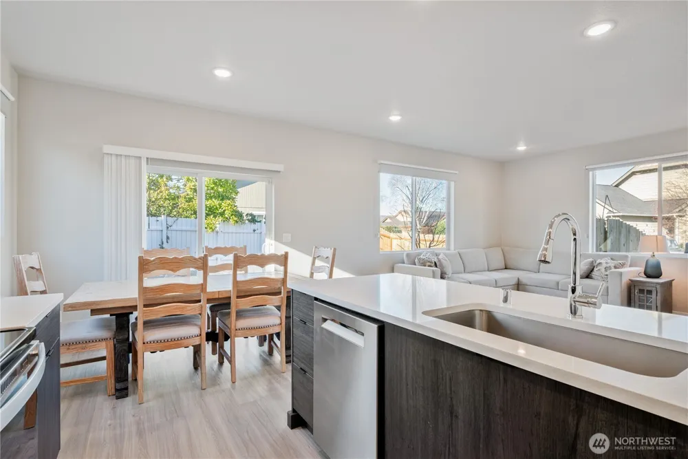 109 Hill Drive Cathlamet, WA 98612