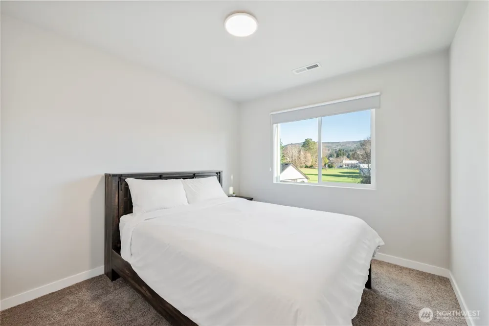 109 Hill Drive Cathlamet, WA 98612