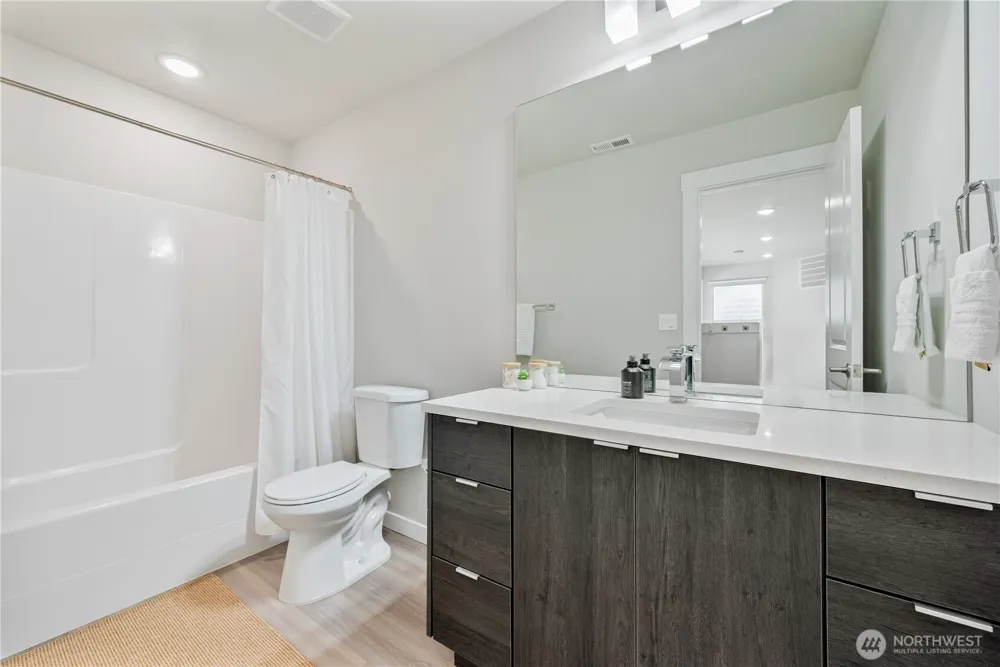 109 Hill Drive Cathlamet, WA 98612