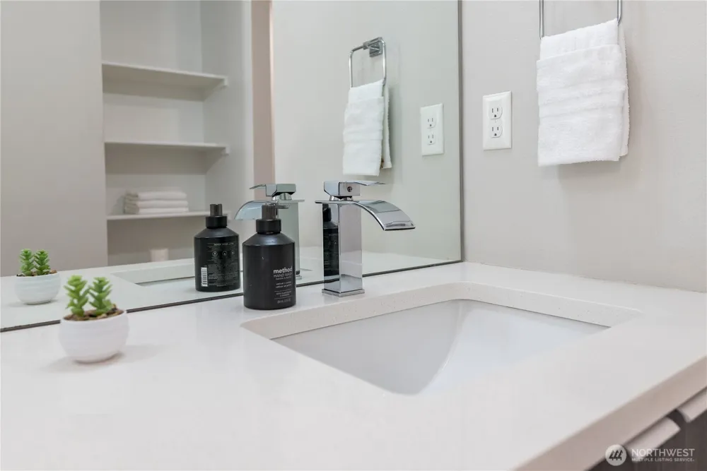 109 Hill Drive Cathlamet, WA 98612