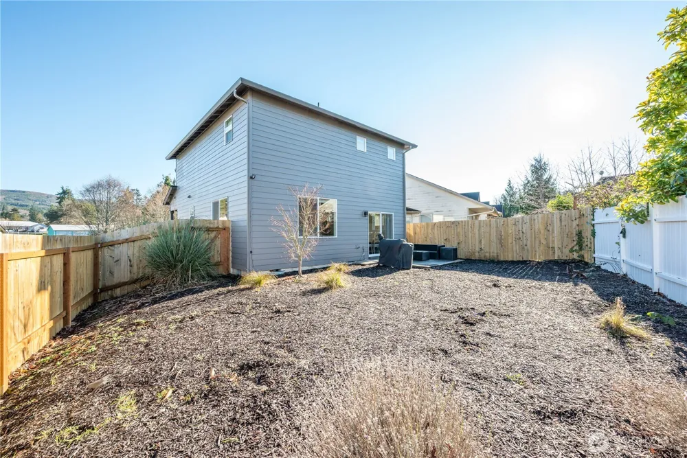 109 Hill Drive Cathlamet, WA 98612