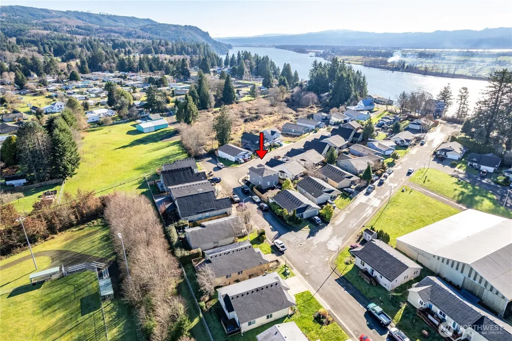 109 Hill Drive Cathlamet, WA 98612