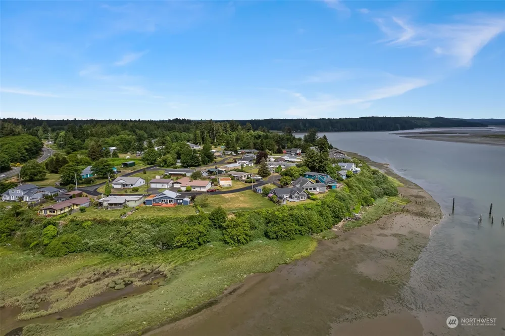 16 Whalebone Way Aberdeen, WA 98520