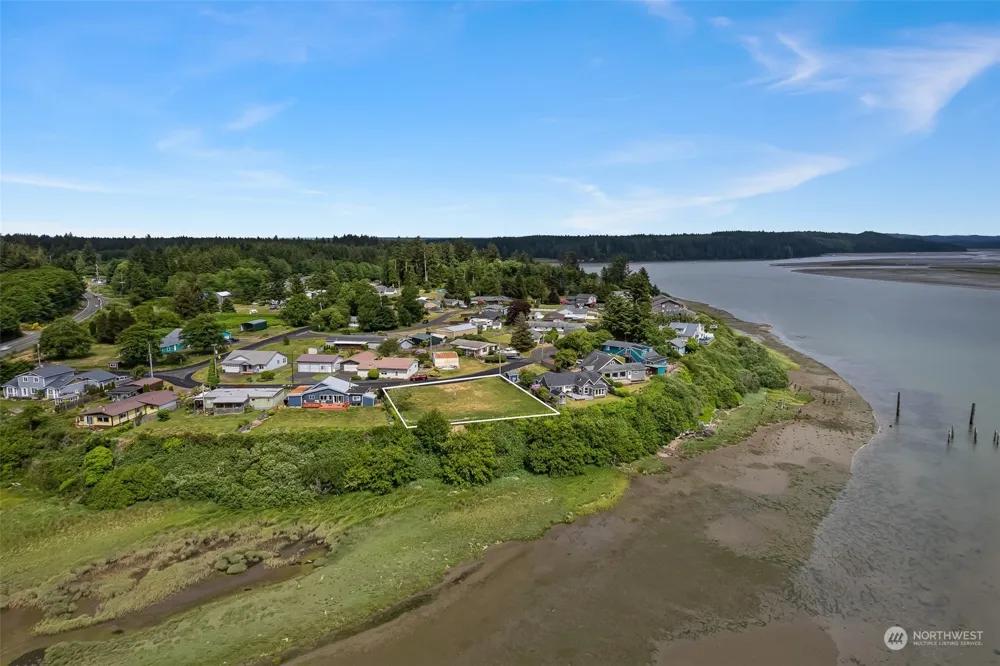 16 Whalebone Way Aberdeen, WA 98520